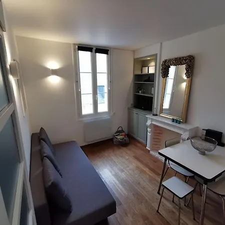 2 Pieces Au Coeur De / Rue Des Bains * Trouville-sur-Mer