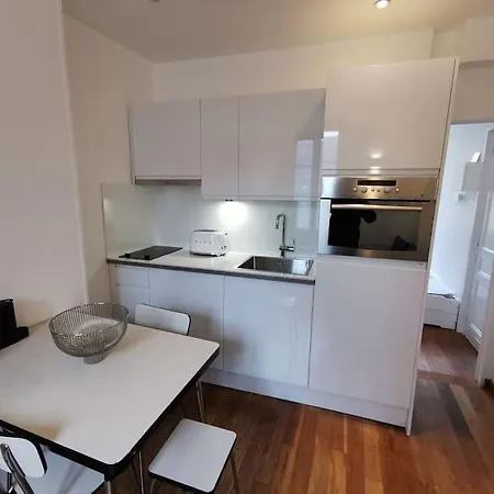 2 Pieces Au Coeur De / Rue Des Bains Trouville-sur-Mer