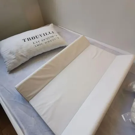 2 Pieces Au Coeur De / Rue Des Bains Trouville-sur-Mer