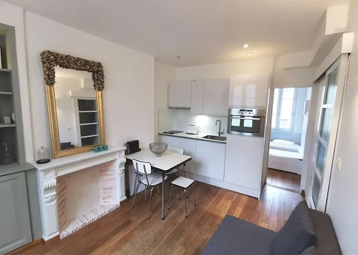 2 Pieces Au Coeur De / Rue Des Bains Trouville-sur-mer