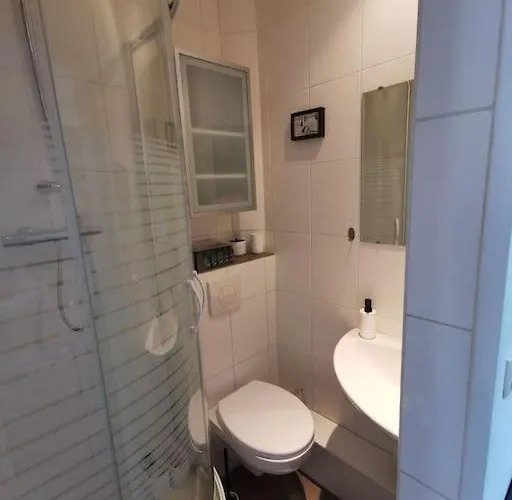 2 Pieces Au Coeur De / Rue Des Bains Lägenhet